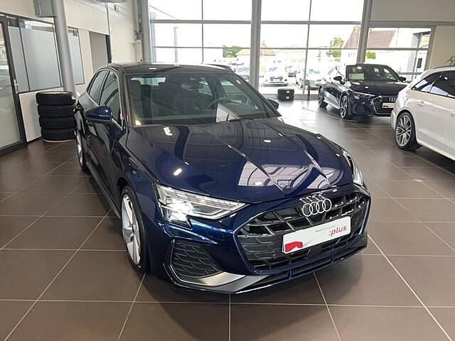 Bleu navarre métallisé Utilisé 2025 Audi A3 S-Line | 39 480 € - Image 1/4