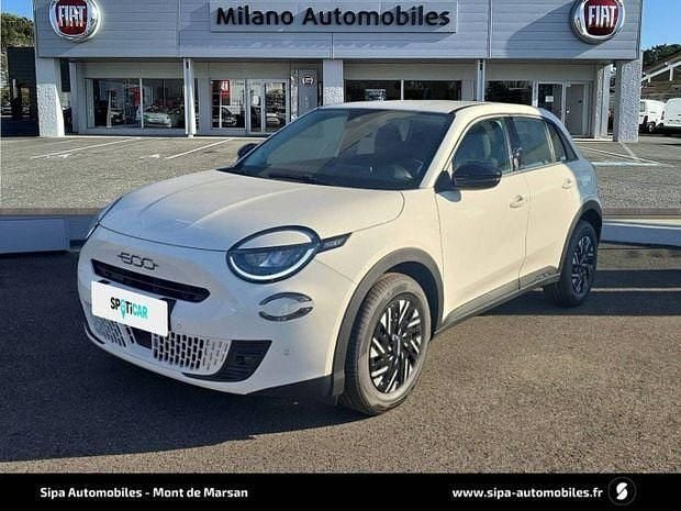 Blanc Utilisé 2025 Fiat 600 Red | 31 771 € (Prix cher) - Image 1/4