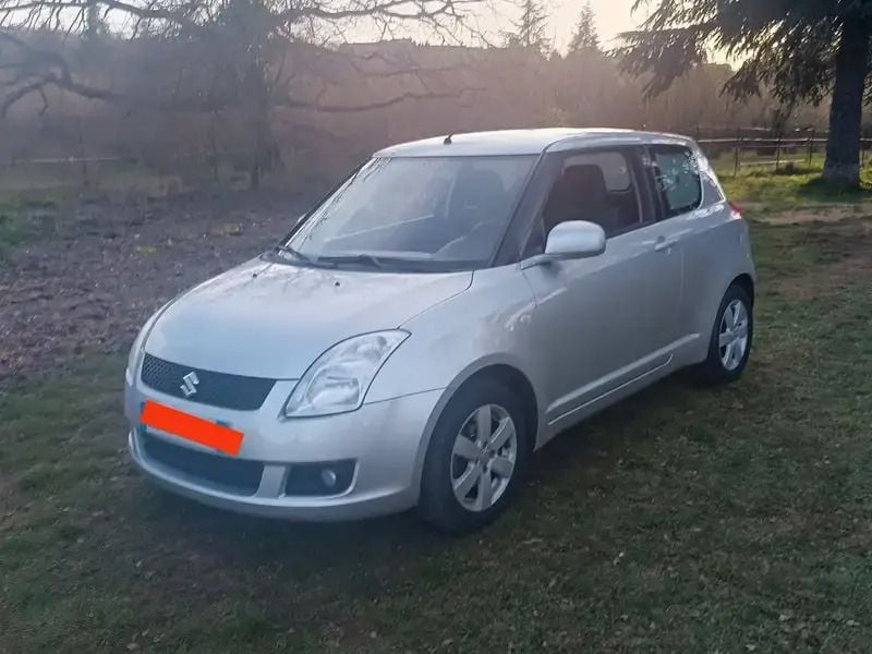 Gris Utilisé 2009 Suzuki Swift City Berline | 6 900 € (Prix juste) - Image 1/4