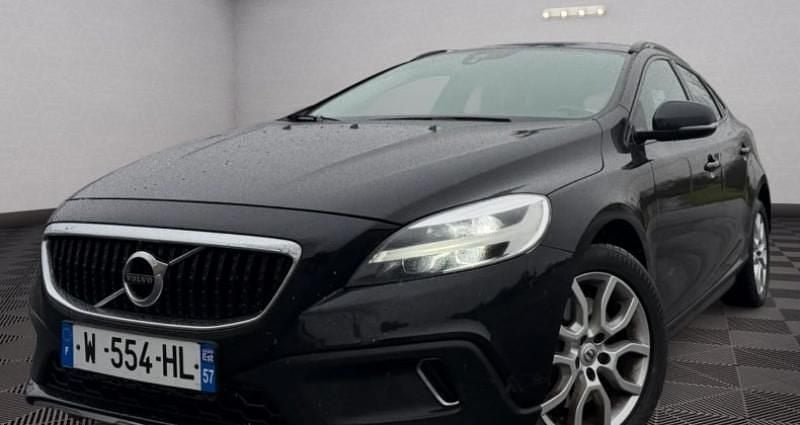 Noir Occasion 2018 Volvo V40 CC Summum Break | 11 999 € - Image 1/4