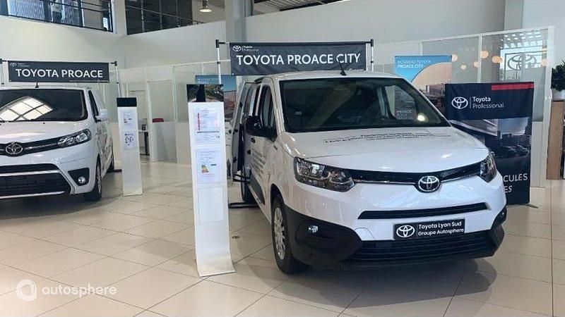 Blanc Nouvelle 2025 Toyota Proace City Business Edition Van | 27 900 € - Image 1/4