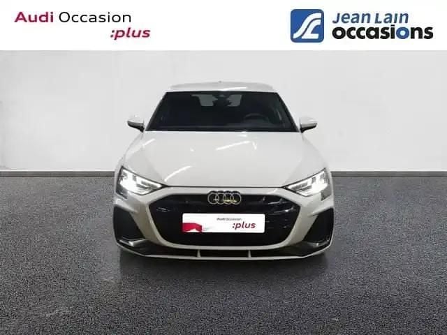 Occasion Audi A3 S-Line 116 ch (85 kW) 2025 Blanc glacier métallisé Berline