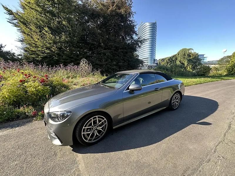 Gris Utilisé 2020 Mercedes E220 AMG line Cabriolet | 41 990 € (Prix juste) - Image 1/4