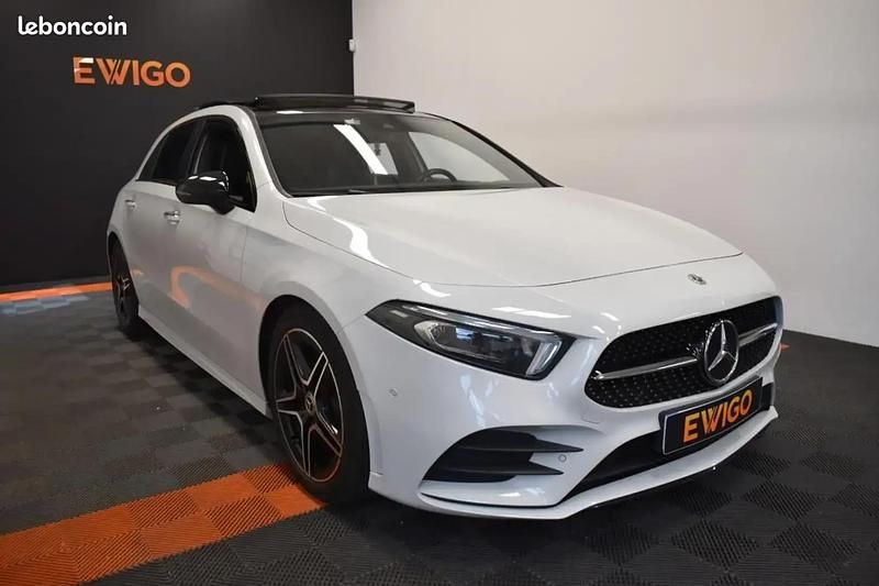 Blanc Utilisé 2022 Mercedes A200 AMG line Berline | 30 990 € (Prix juste) - Image 1/4