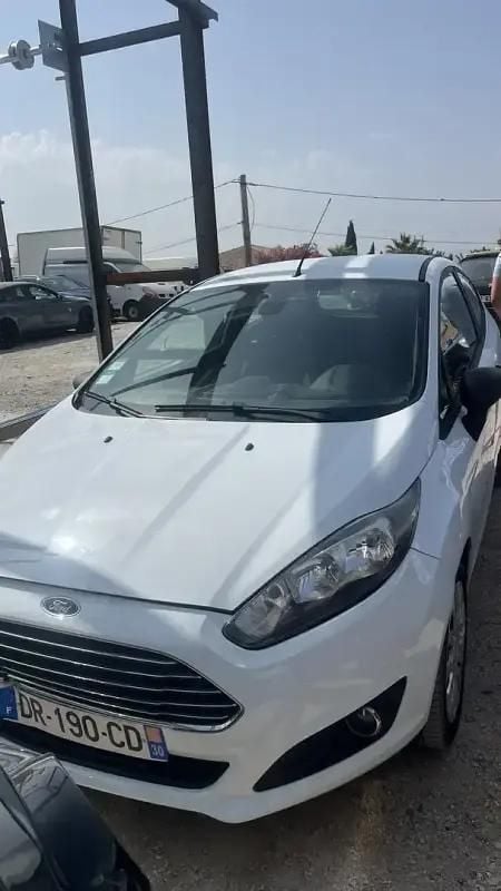 Utilisé 2015 Ford Fiesta Citadine | 2 800 € (Super prix) - Image 1/4