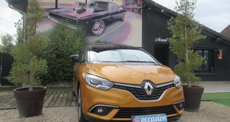 Jaune Occasion 2018 Renault Mégane IV Berline | 9 999 € (Bon prix) - Image 1/4