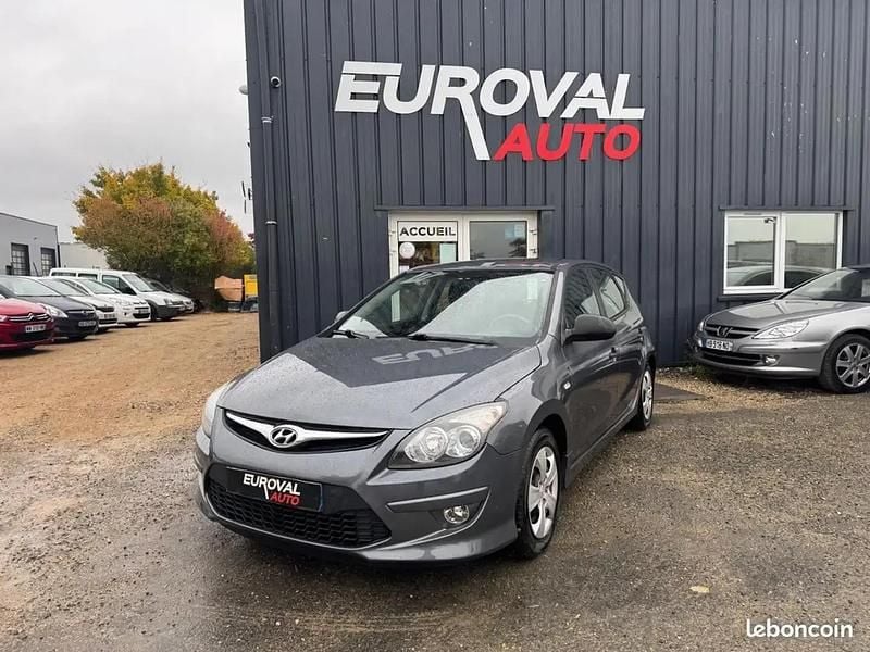 Gris Utilisé 2010 Hyundai i30 Classic Citadine | 5 490 € - Image 1/4