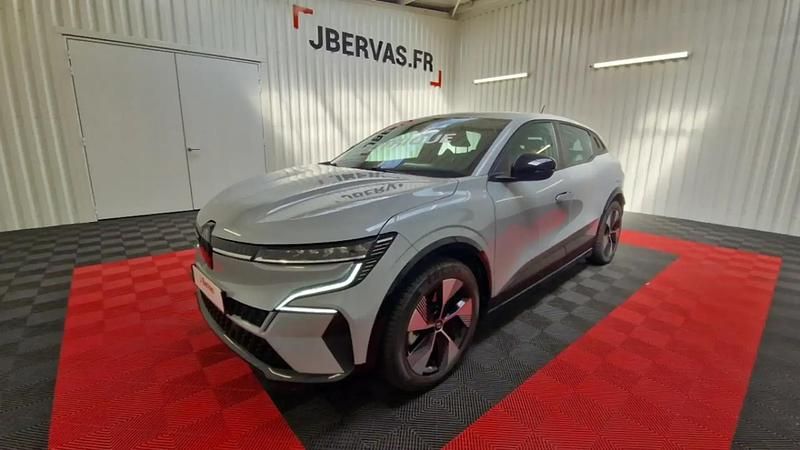 Utilisé 2022 Renault Mégane Equilibre Berline | 21 990 € (Prix juste) - Image 1/4