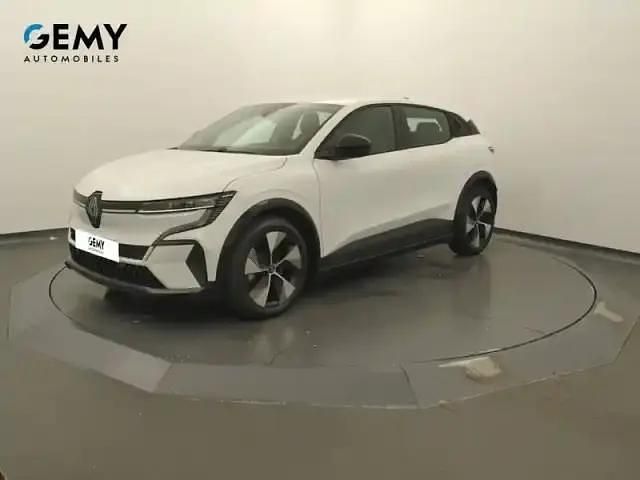 Blanc Occasion 2022 Renault Megane E-Tech Equilibre Berline | 17 990 € - Image 1/4