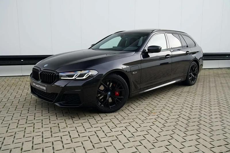 Noir Occasion 2023 BMW 530e M Sport Break | 40 995 € (Prix juste) - Image 1/4
