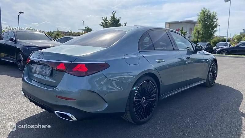 Nouvelle Mercedes E200 AMG line 207 ch (152 kW) 2025 Vert Berline
