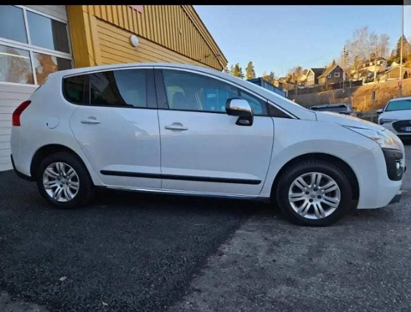 Blanc Utilisé 2010 Peugeot 3008 Premium SUV | 8 000 € (Prix juste) - Image 1/4
