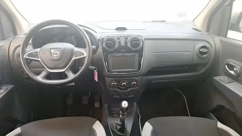 Image 3/4