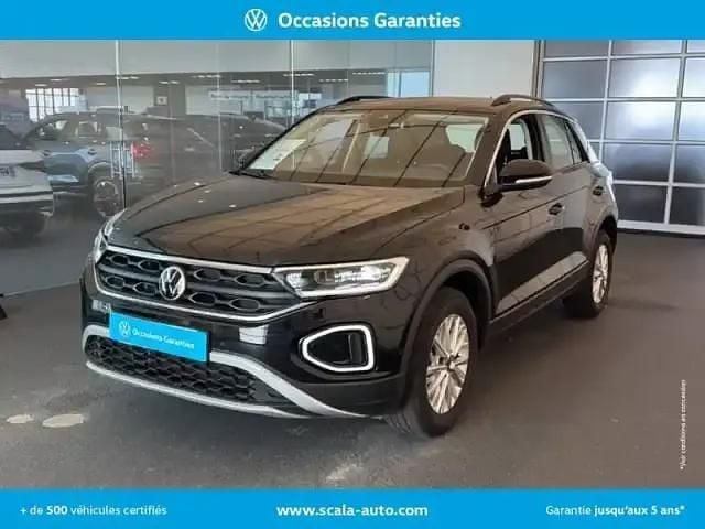 Deep black pearlescent Occasion 2024 VW T-Roc Life SUV | 23 990 € (Prix juste) - Image 1/4