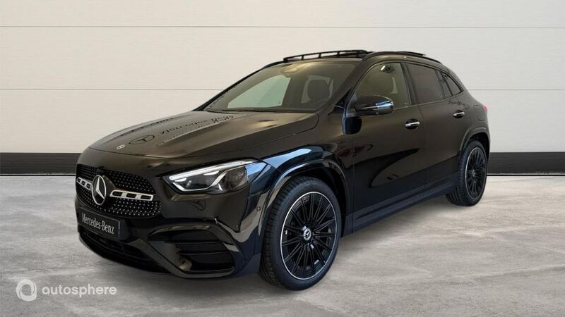 Noir Utilisé 2025 Mercedes GLA200 AMG line SUV | 54 900 € - Image 1/4