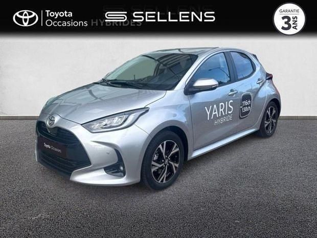 Gris Utilisé 2025 Toyota Yaris Hybrid Design | 24 990 € (Prix juste) - Image 1/4
