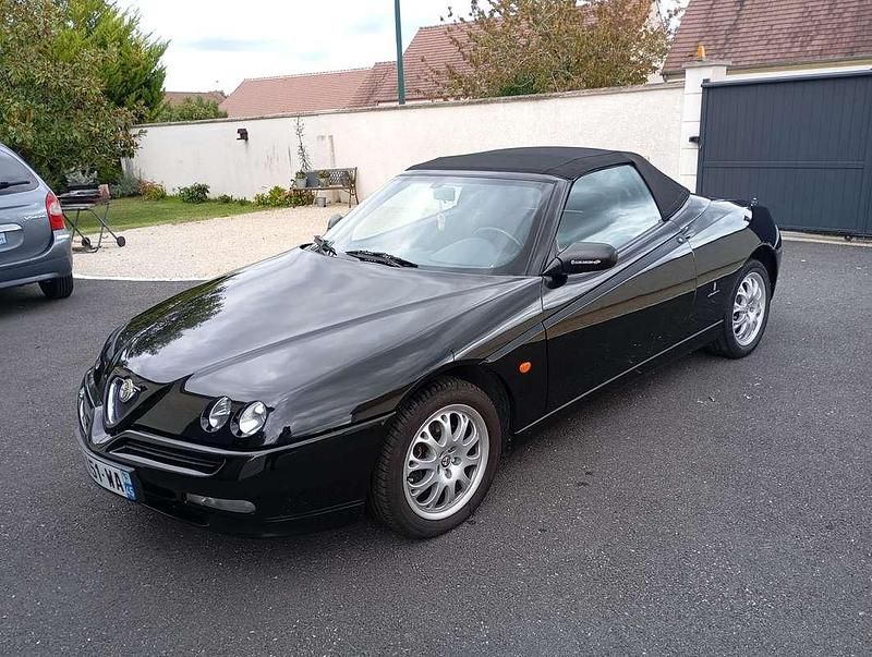 Occasion Alfa Romeo Spider 155 ch (114 kW) 2002 Noir Cabriolet