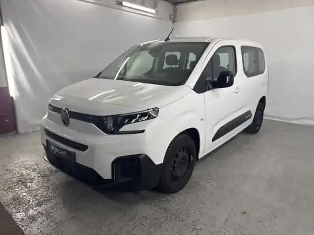 Blanc icy Occasion 2025 Citroën Berlingo Berline | 21 990 € (Bon prix) - Image 1/4