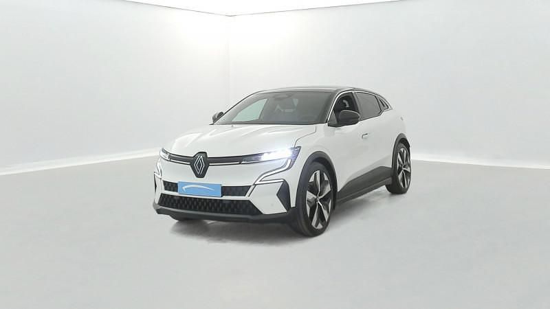 Blanc Utilisé 2022 Renault Mégane Techno Berline | 22 990 € (Prix juste) - Image 1/4