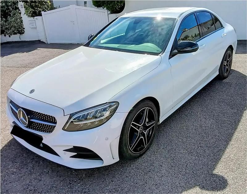 Blanc Occasion 2019 Mercedes C180 AMG line Berline | 24 800 € (Bon prix) - Image 1/4