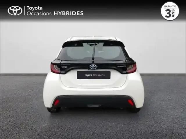 Occasion Toyota Yaris Hybrid 116 ch (85 kW) 2023 Blanc Berline