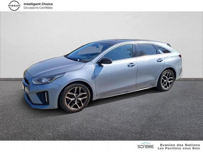 Gris Utilisé 2020 Kia ProCeed GT-Line Citadine | 22 690 € (Prix juste) - Image 1/4