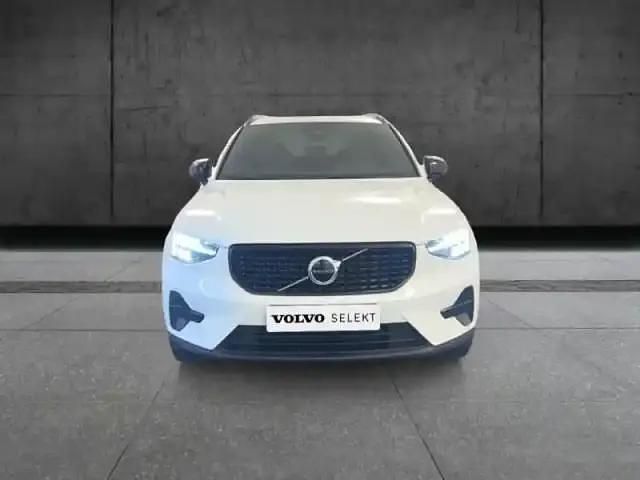 Occasion Volvo XC40 Plus 166 ch (122 kW) 2025 Blanc cristal métallisé SUV