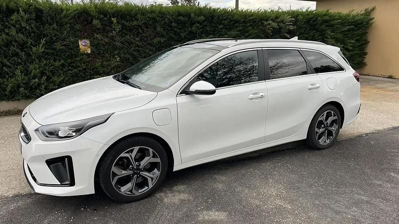 Blanc Occasion 2020 Kia Ceed Sportswagon Break | 18 700 € - Image 1/4