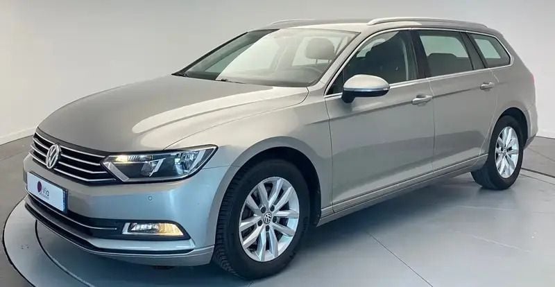 Gris Utilisé 2015 VW Passat Break | 7 990 € - Image 1/4