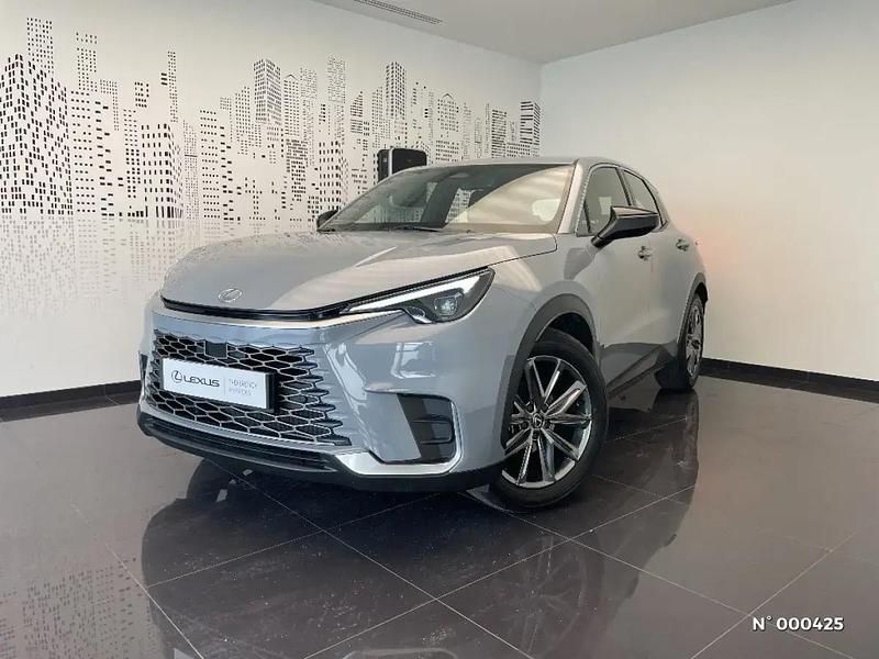 Gris Occasion 2025 Lexus LBX SUV | 36 990 € (Prix juste) - Image 1/4