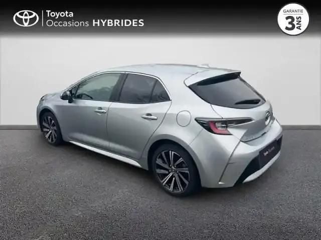 Occasion Toyota Corolla Design 122 ch (89 kW) 2023 Gris aluminium métallisé Berline