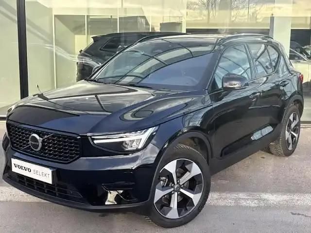 Noir Occasion 2025 Volvo XC40 SUV | 40 980 € - Image 1/4