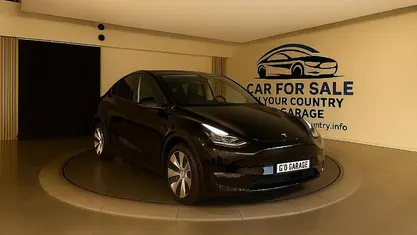 Noir Occasion 2024 Tesla Model Y Standard Range SUV | 36 400 € (Prix juste)