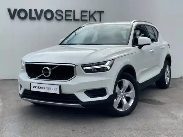 Blanc glace Utilisé 2019 Volvo XC40 Momentum SUV | 31 900 € - Image 1/4