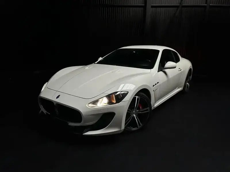 Blanc Utilisé 2012 Maserati Granturismo Coupé | 79 990 € (Prix cher) - Image 1/4