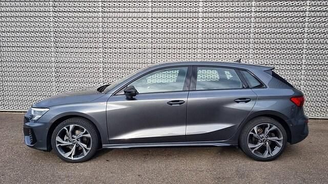 Occasion Audi A3 S-Line 116 ch (85 kW) 2022 Gris daytona nacré