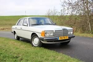 Gris Occasion 1978 Mercedes 200 Berline | 9 500 € - Image 1/4
