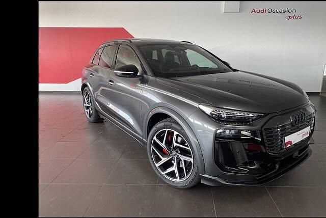 Gris daytona nacré Utilisé 2025 Audi Q6 e-tron Performance SUV | 85 850 € (Prix assez cher) - Image 1/4