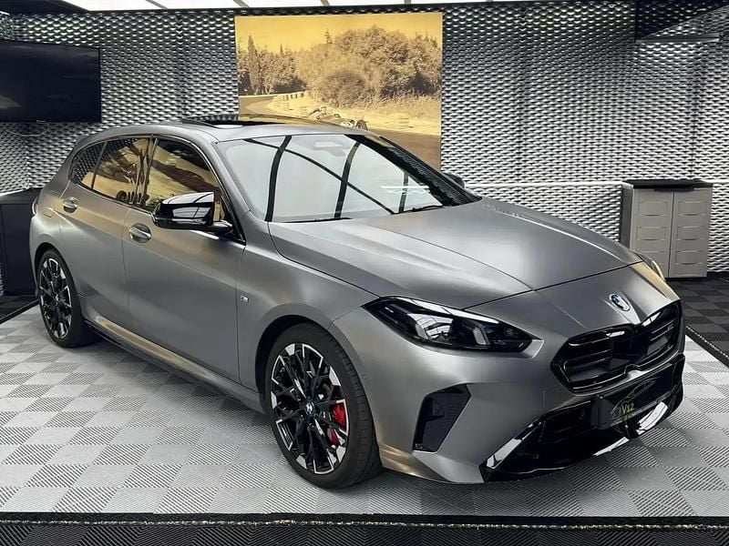 Gris Utilisé 2024 BMW M135 Sport Line Citadine | 49 128 € (Super prix) - Image 1/4