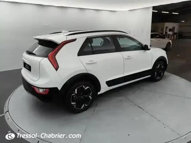 Clear white Occasion 2023 Kia e-Niro Active SUV | 25 892 € (Prix juste) - Image 1/3