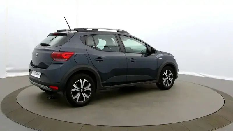 Image 2/4