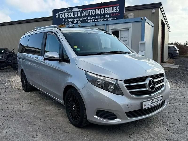 Noir Utilisé 2017 Mercedes V220 Monospace | 31 999 € (Super prix) - Image 1/4