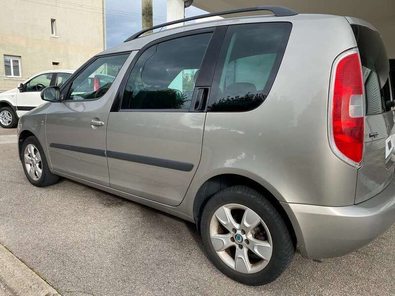 Image 3/4