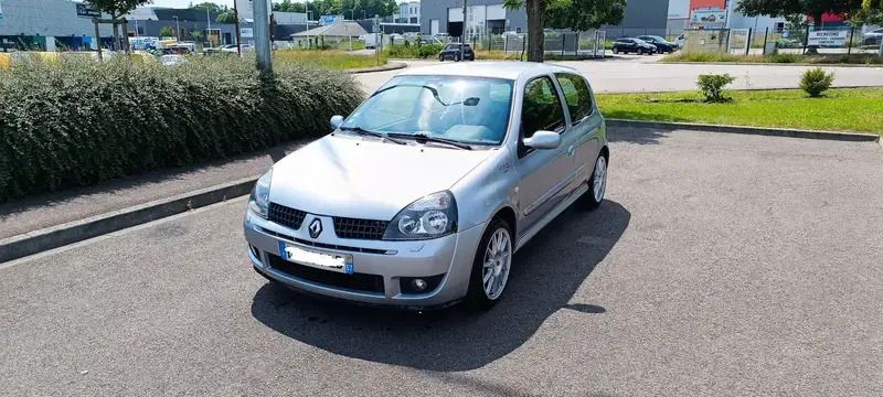 Utilisé 2003 Renault Clio II Berline | 11 000 € - Image 1/4