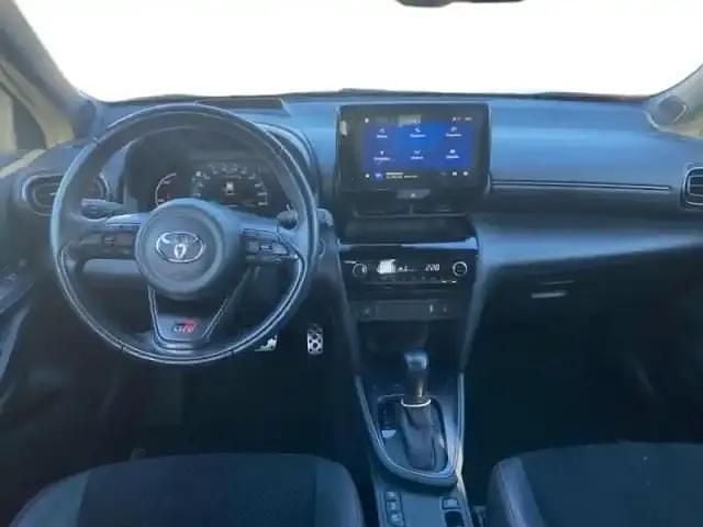 Occasion Toyota Yaris Cross Sport 2022 Blanc nacré/toit noir SUV