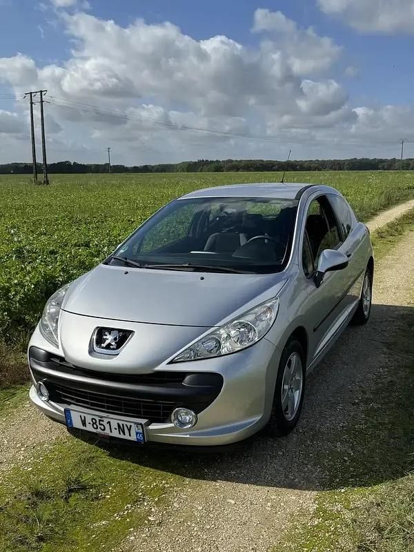 Gris Utilisé 2009 Peugeot 207 Coupé | 5 500 € - Image 1/4