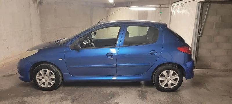 Bleu Utilisé 2009 Peugeot 206+ Citadine | 4 690 € (Prix juste) - Image 1/4