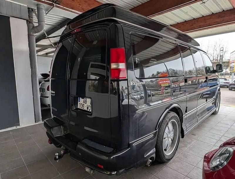 Noir Utilisé 2009 Chevrolet Express SE Plus Van | 48 990 € - Image 1/4