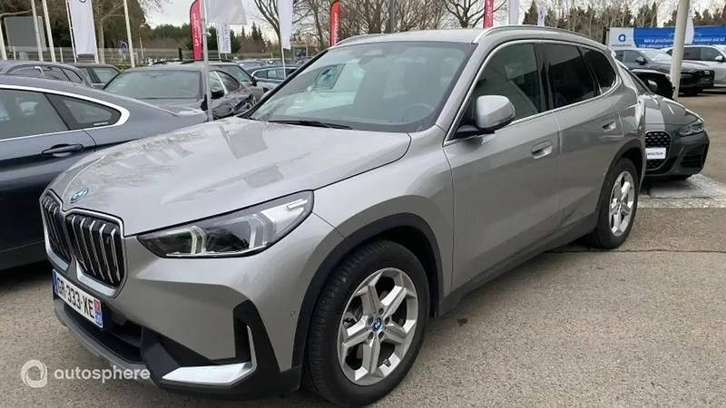 Spacesilber métal Utilisé 2023 BMW iX1 Sport Line SUV | 50 000 € - Image 1/4