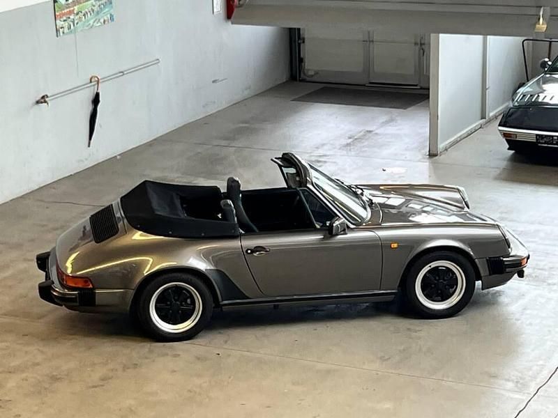 Gris Utilisé 1983 Porsche 911SC Cabriolet | 59 900 € - Image 1/4